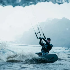 Mystic Roam 3mm Precurved Gloves 13 Mystic Roam 3mm Precurved Gloves -Watersports Outlet Sales Shop 42051 202320Mystic20Roam203mm20Precurved20Gloves2035015.23002720 20Black20Lifestyle201.700x700