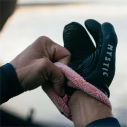Mystic Supreme 5mm Lobster Gloves -Watersports Outlet Sales Shop 42054 202220Mystic20Supreme205mm20Lobster20Gloves2035015.23002520 20Black20Lifestyle202.700x700